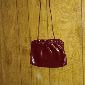 PAYLESS SHOULDER  PURSE. COLOR BURGUNDY.